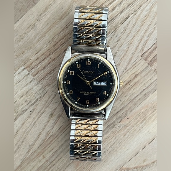 Armitron Men’s Watch Black Dial Day Date Window Two Tone Stretch Bracelet - Picture 3 of 11